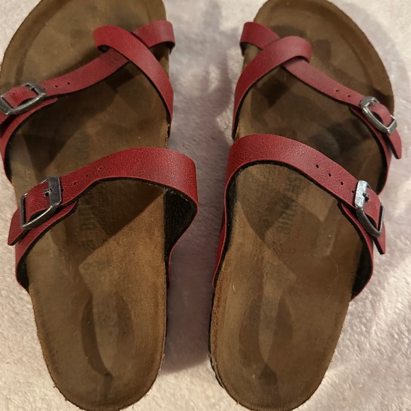 EUC BIRKENSTOCK SANDALS RED SZ 39 - Picture 1 of 3